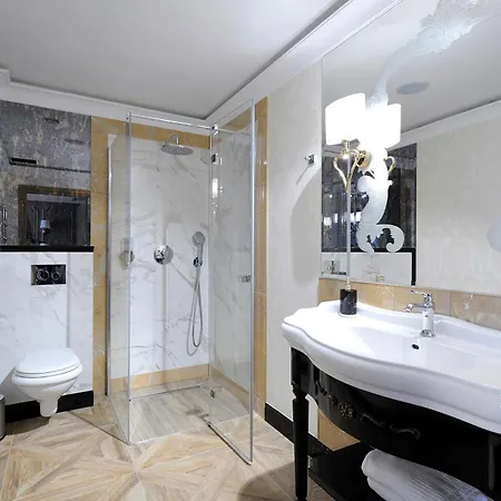 Zlota Lania - Butikowy Nad Jeziorem 호텔 비아르텔