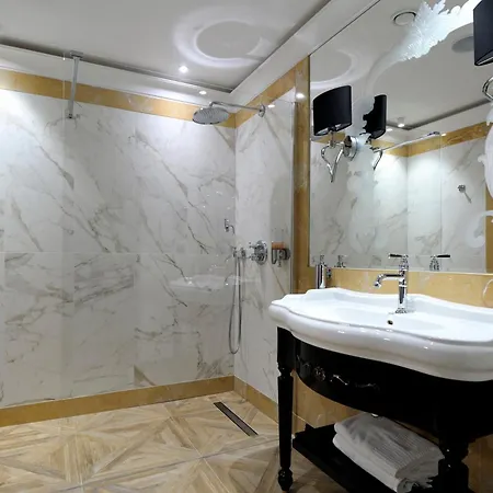 Zlota Lania - Butikowy Nad Jeziorem Hotel *